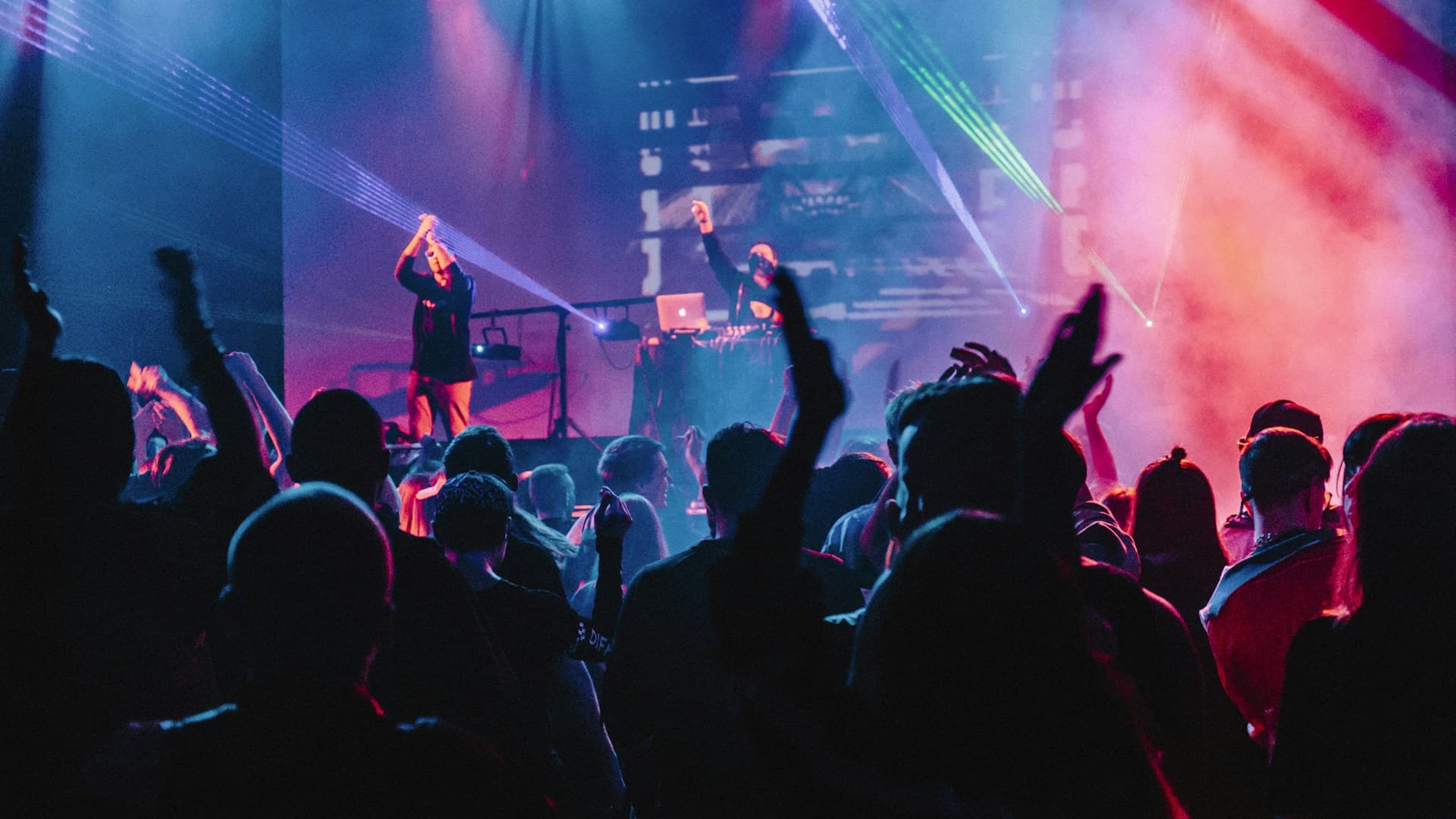 DJ:t, valokuvaajat ja videokuvaajat